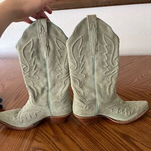 Green sued dan post boots in a size 8